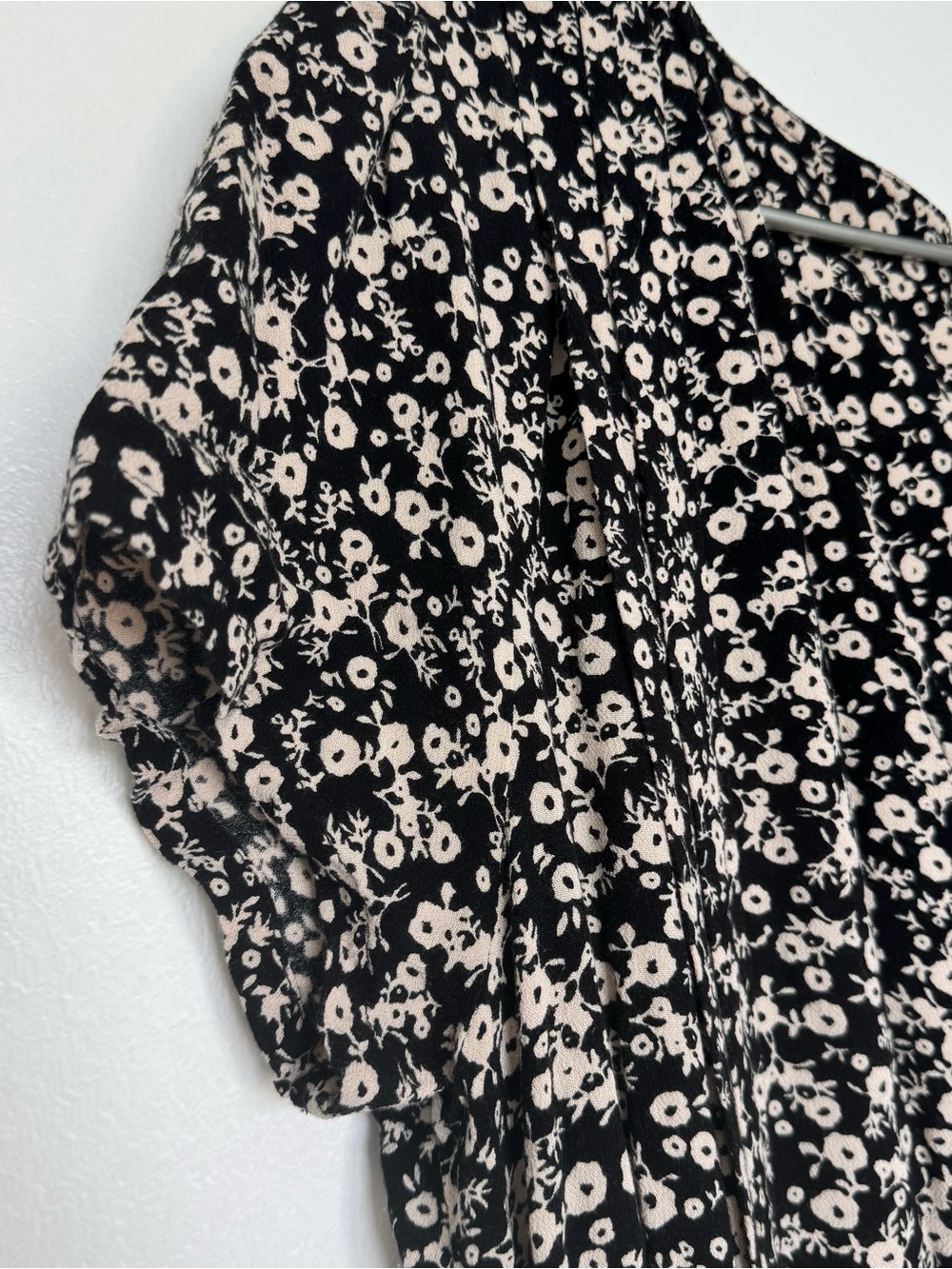 Free People Floral Button Front Wide Leg Jumpsuit Size 10 - Picture 3 of 9